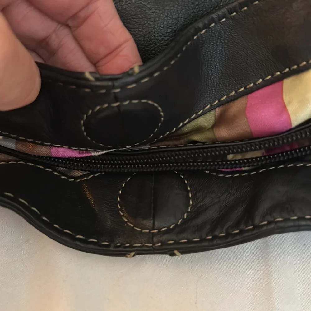 Tignanello black leather hobo bag with charms very nice destitute soft stylish - Picture 17 of 17